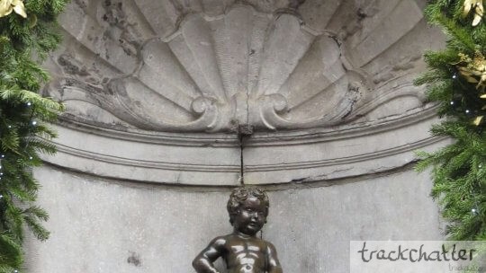 The boy who pees and his Mannekin Pis costumes